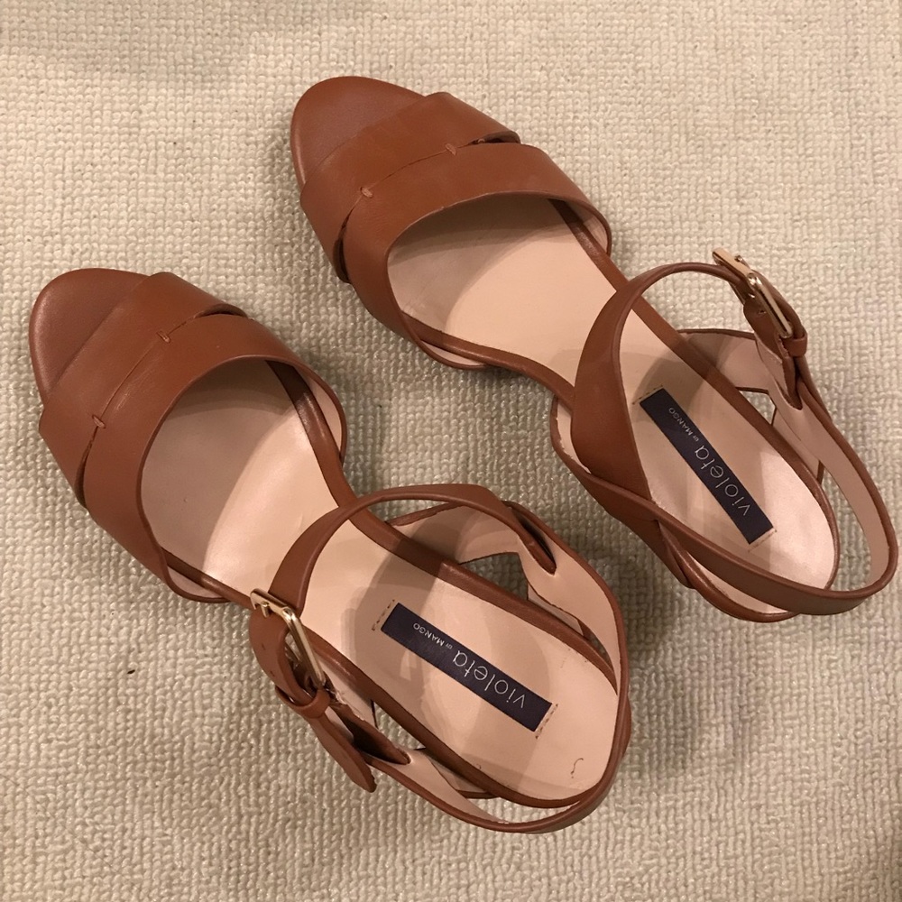 SOLD Mango Violeta tan leather sandals